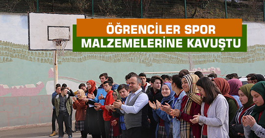 ÖĞRENCİLER SPOR MALZEMELERİNE KAVUŞTU