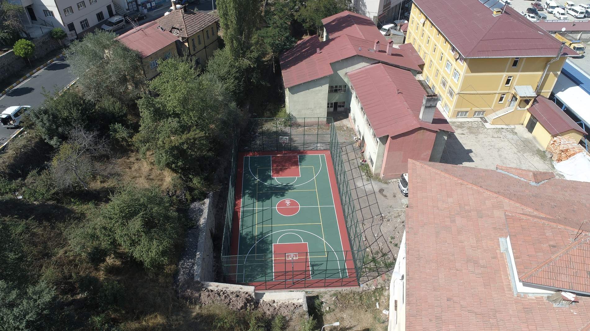 BÜYÜKŞEHİR’DEN 16 İLÇEYE YENİ SPOR SAHASI