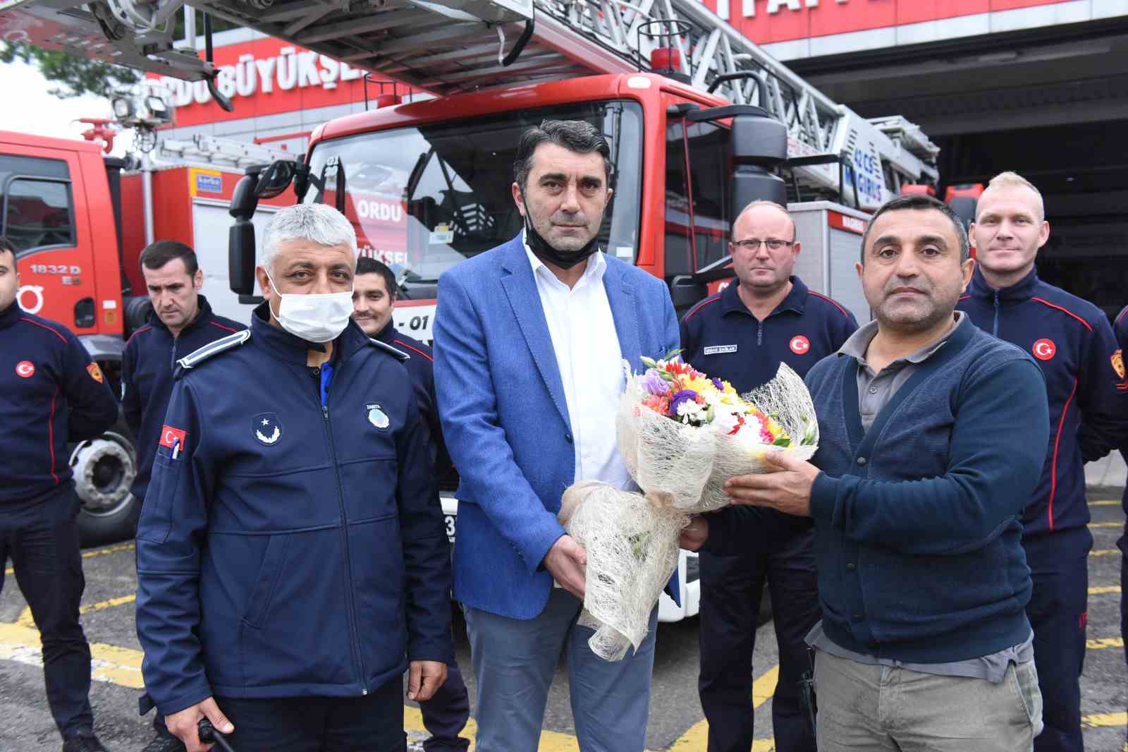 "İTFAİYECİLERİMİZ SAYISIZ BAŞARILARA İMZA ATMIŞ GİZLİ KAHRAMANLARDIR"