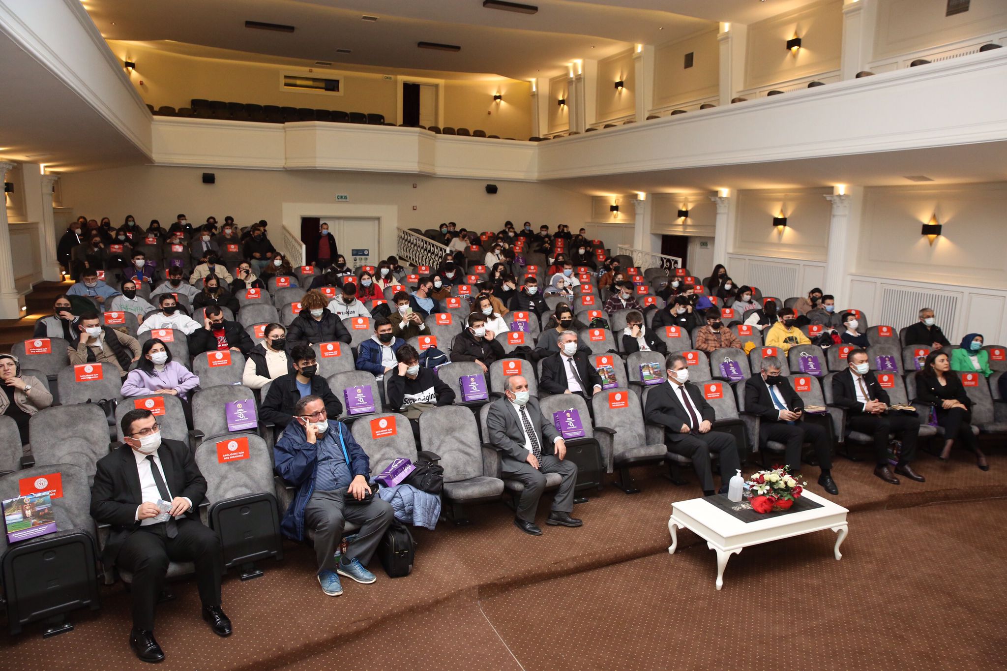 Dünya İnsan Hakları Günü Dolayısıyla Konferans Düzenlendi