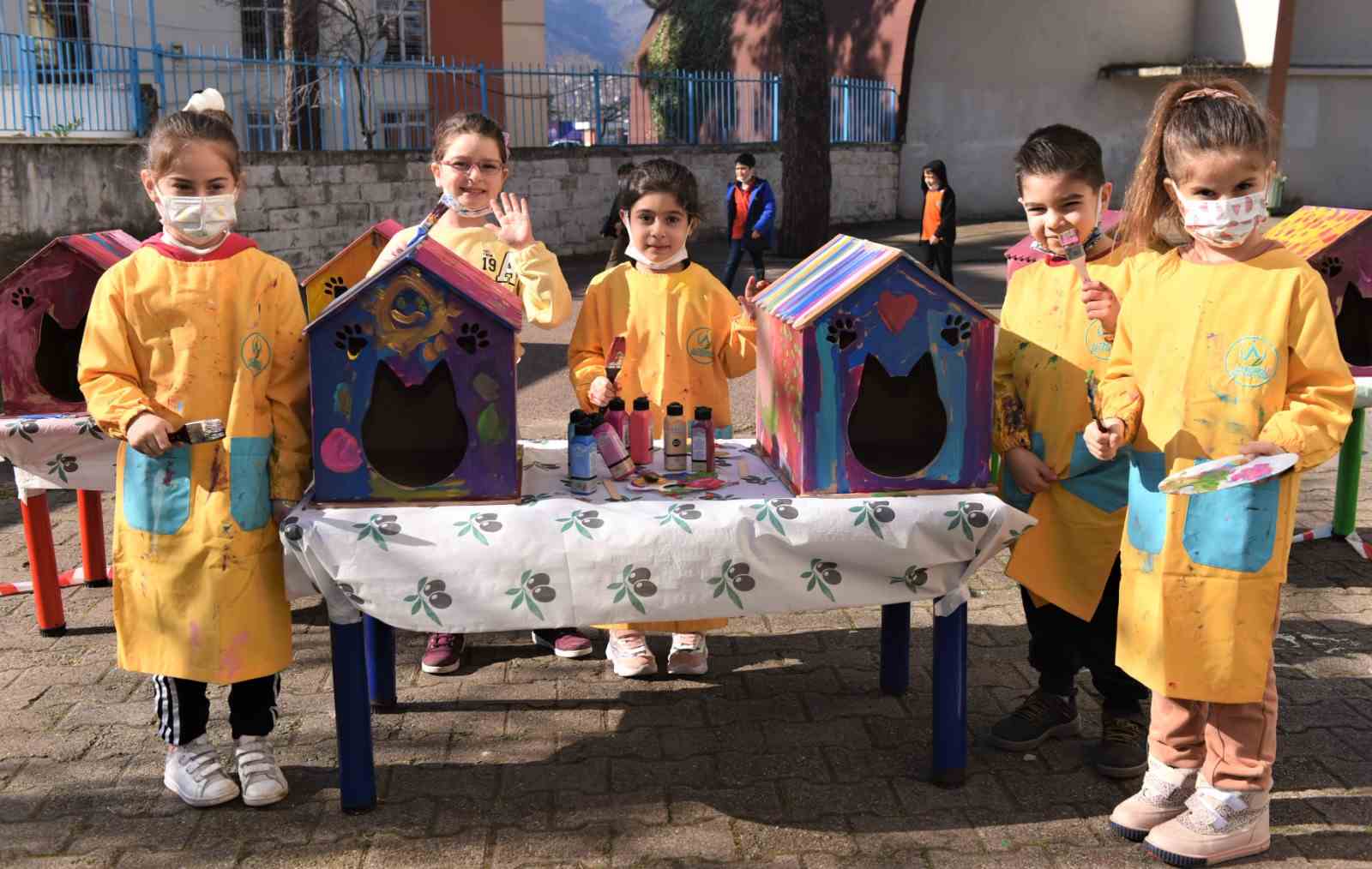 MİNİK PATİLERİN EVLERİ MİNİK ELLERDE RENKLENDİ