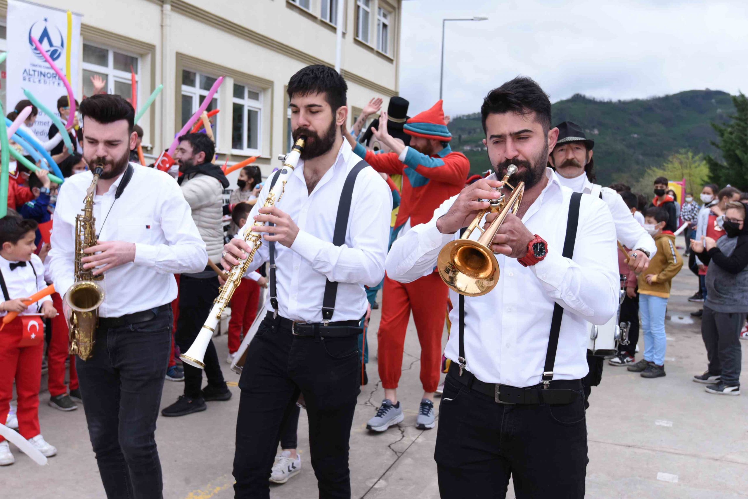 ALTINORDU’DA 23 NİSAN COŞKUSU BAŞLADI
