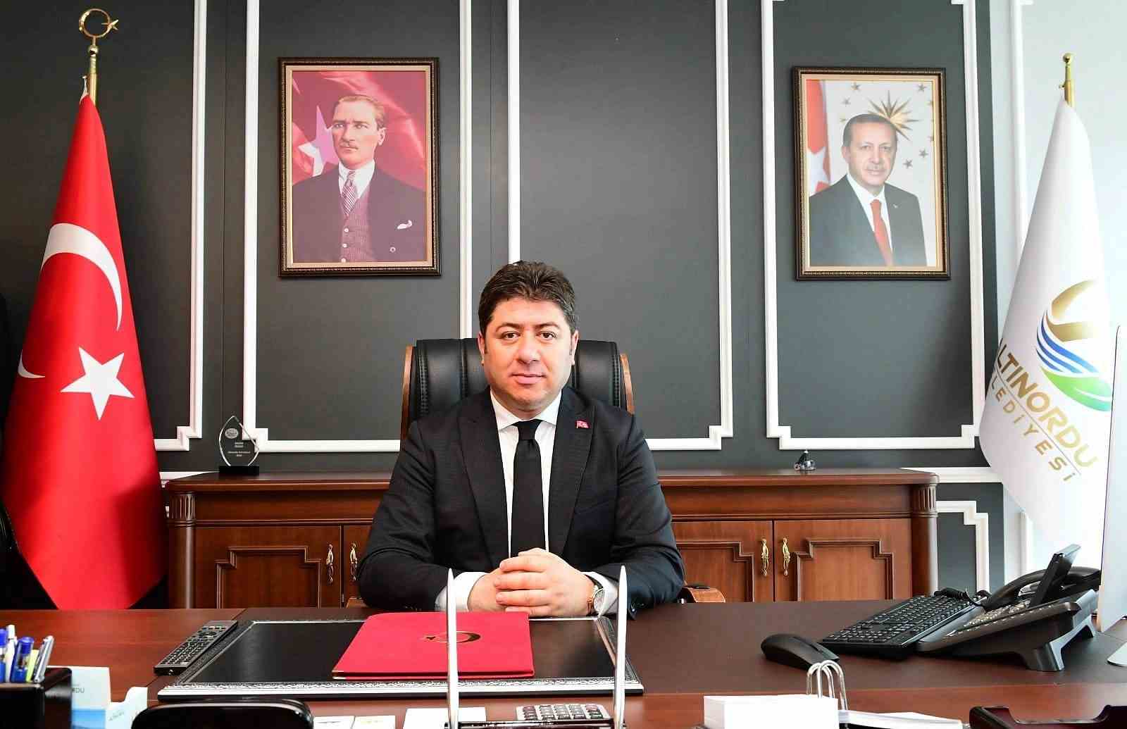 BAŞKAN TÖREN "EGEMENLİK ŞUURU UMUDUMUZU HER DAİM TAZE TUTAR"