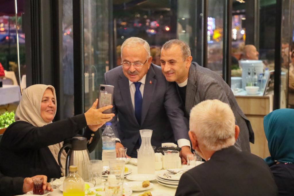Gaziler Onuruna Yemek Programı Düzenledi