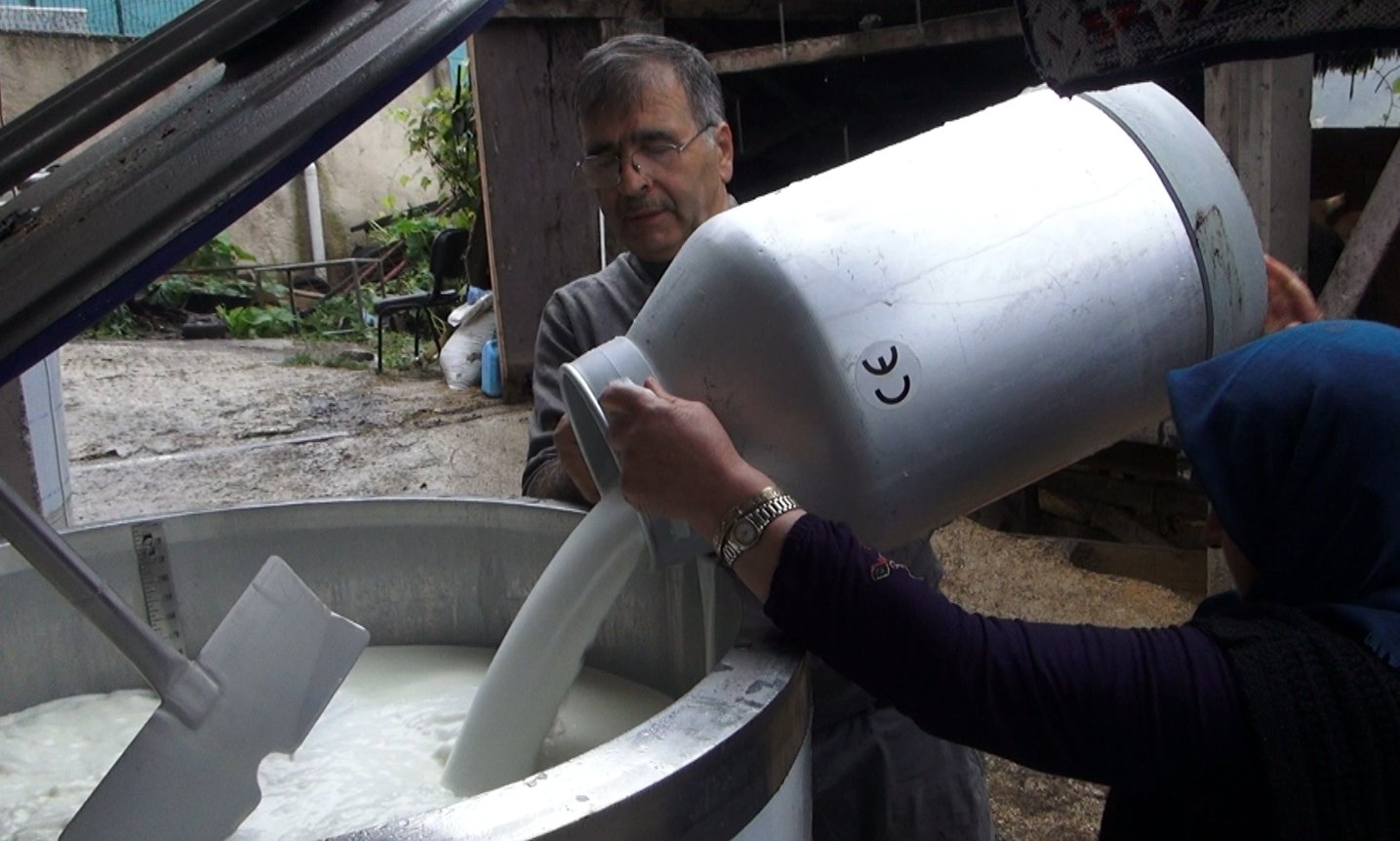 BÜYÜKŞEHİR SÜT ÜRETİCİLERİNİN YANINDA