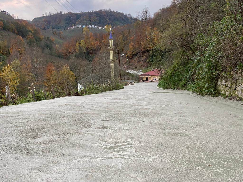 BÜYÜKŞEHİRDE YOL SEFERBERLİĞİ