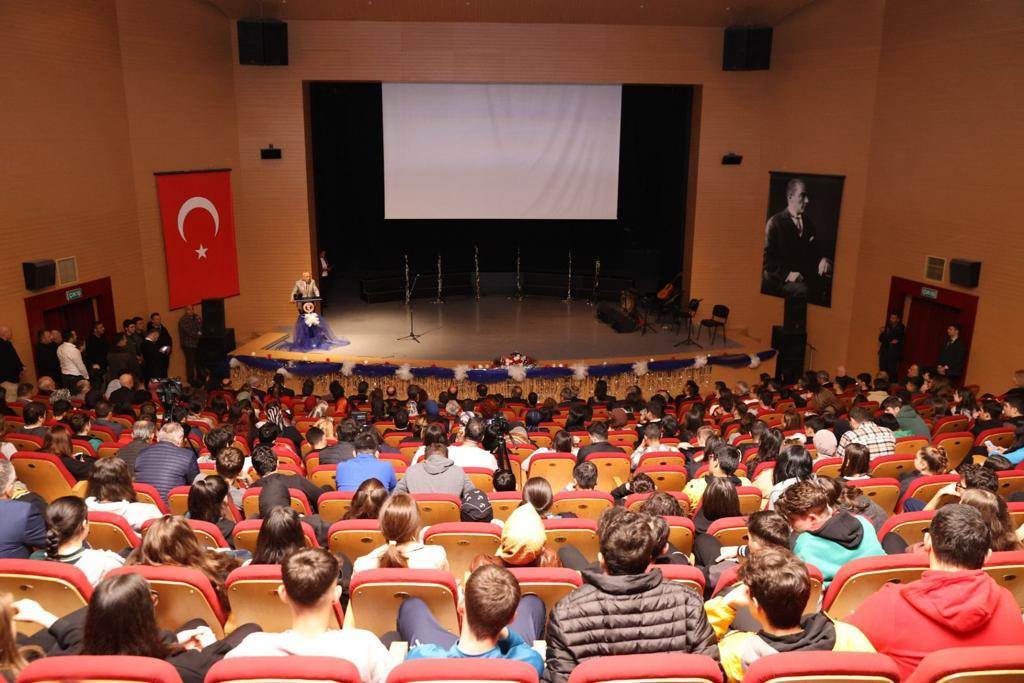 24 KASIM ÖĞRETMENLER GÜNÜ ÇEŞİTLİ PROGRAMLARLA KUTLANDI