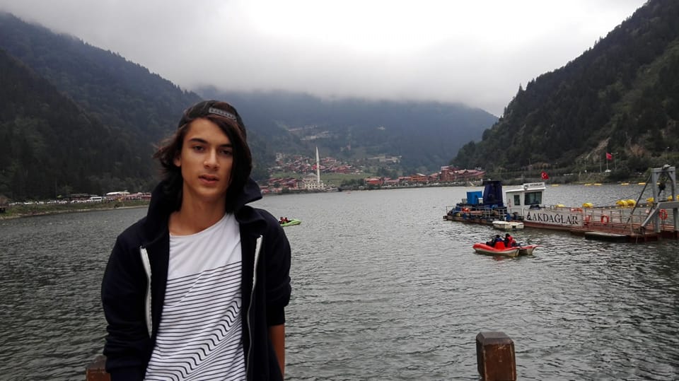 20 YAŞINDAKİ GENÇ ELİM KAZADA HAYATINI KAYBETTİ