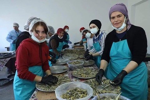 HEM YEDİLER HEM EĞLENDİLER