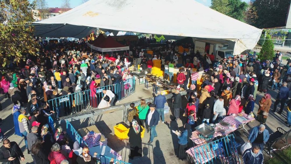 FESTİVALDE 10 TON HAMSİ TÜKETİLDİ