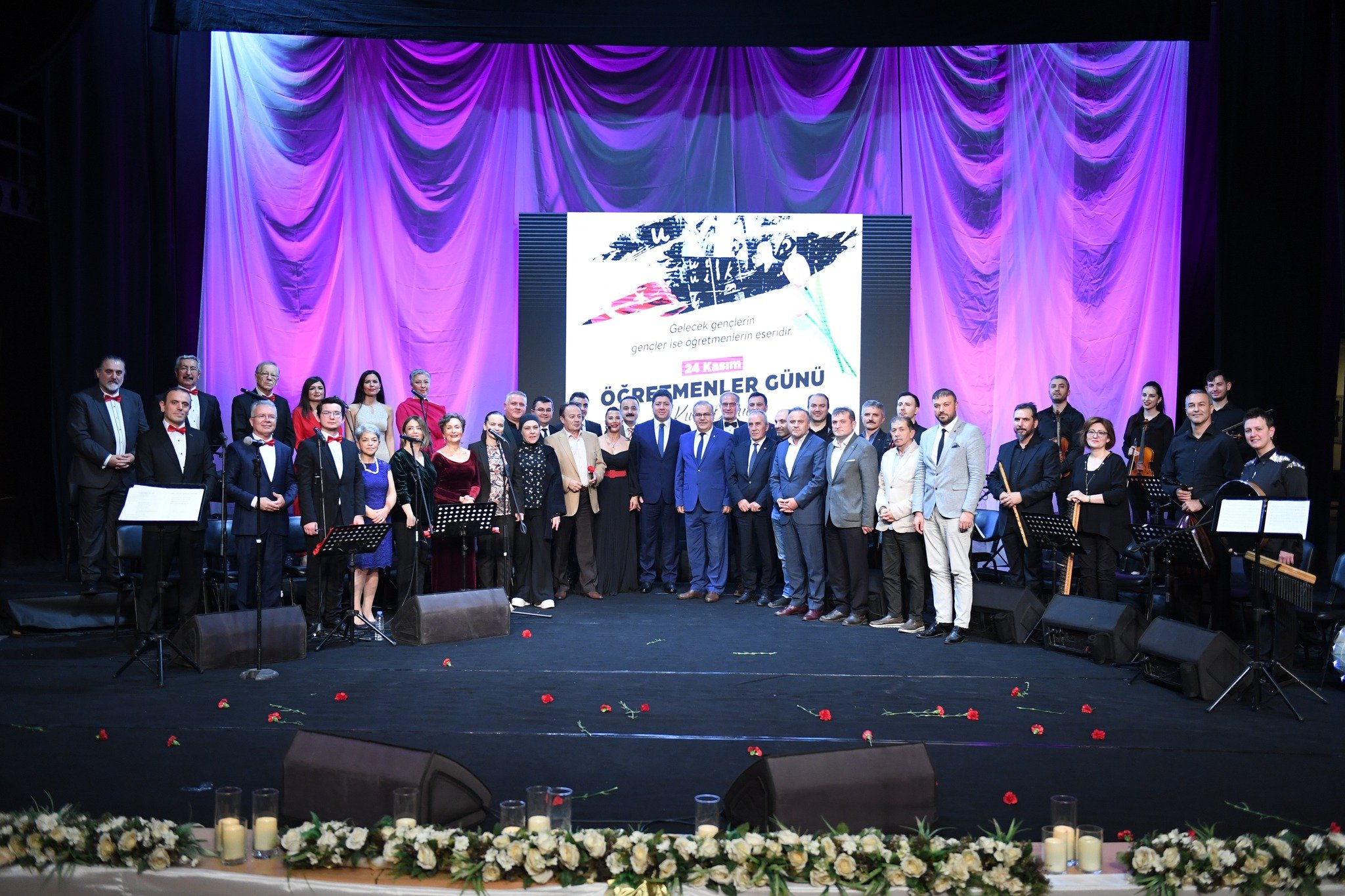 MUHTEŞEM MÜZİK ZİYAFETİ İZLEYENLERDEN TAM NOT ALDI