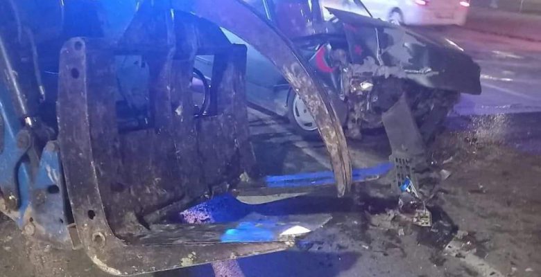TRAKTÖR İLE OTOMOBİL ÇARPIŞTI