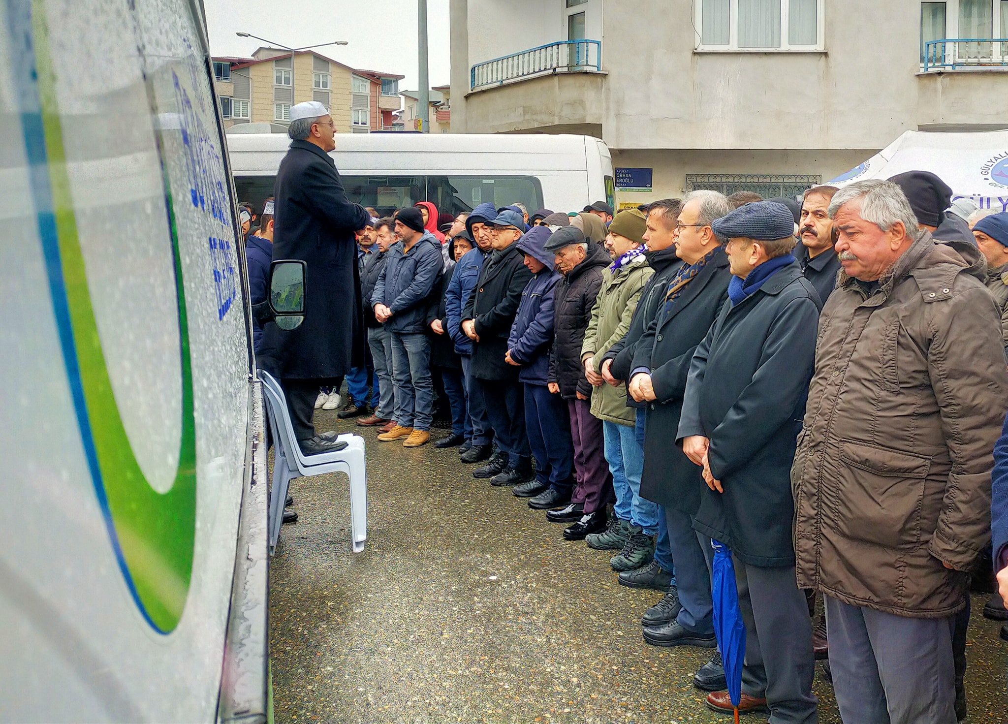 DEPREMDE ÖLEN BİR ORDULU DAHA TOPRAĞA VERİLDİ