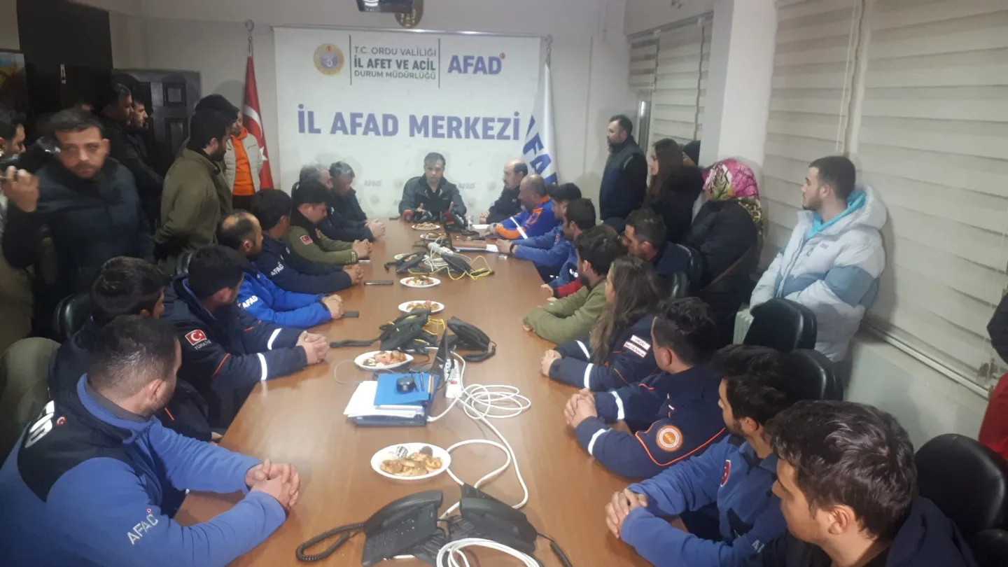 DEPREM BÖLGESİNE GİDEN EKİPLERİN BİR KISMI GERİ DÖNDÜ
