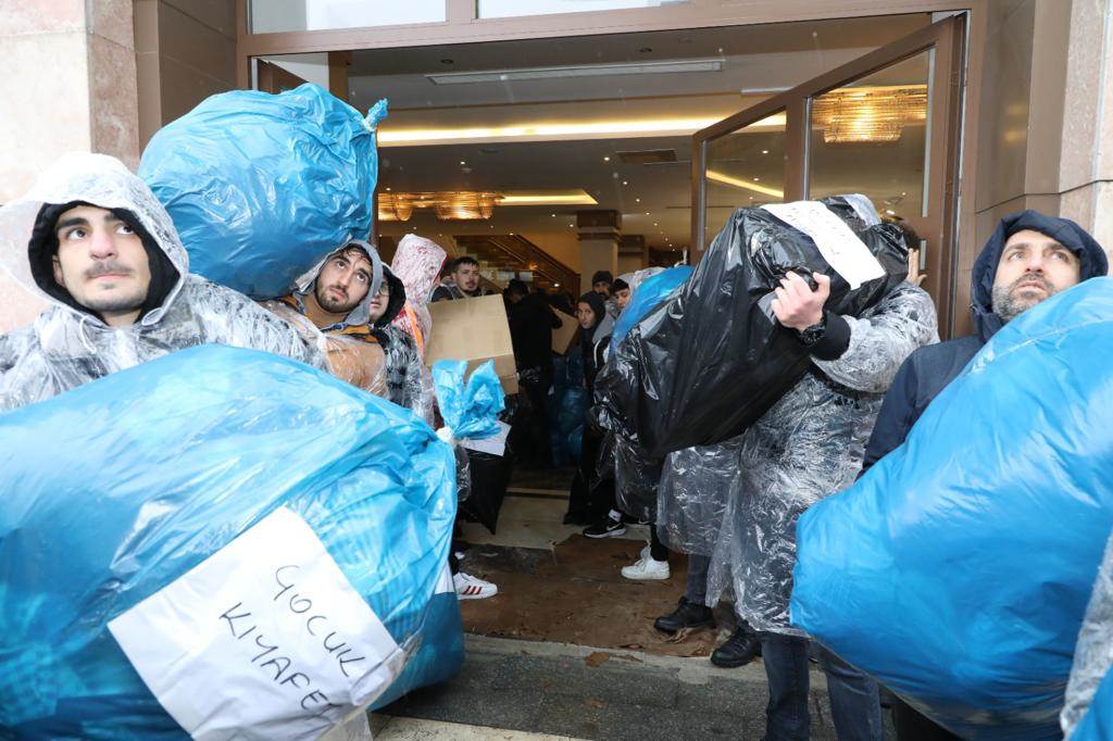 ORDU’DAN DEPREM BÖLGESİNE YARDIM YAĞIYOR