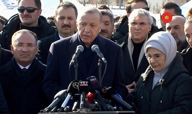ERDOĞAN DEPREM BÖLGESİNDEN AÇIKLAMALAR YAPTI