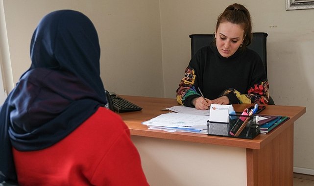 DEPREMZEDELERE PSİKOLOJİK DESTEK VERİYOR