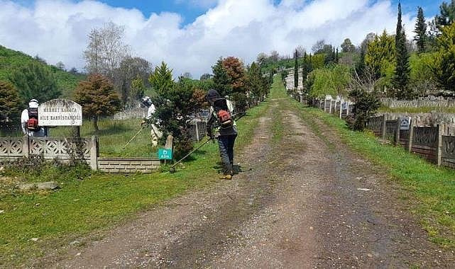 MEZARLIKLAR BAYRAMA HAZIR