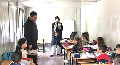 AŞKIN TÖREN DEPREMZEDE VATANDAŞLARI YALNIZ BIRAKMIYOR