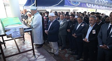 Bıçaklanarak öldürülen Erhan Kurt toprağa verildi