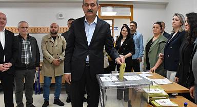 Milli Eğitim Bakanı Özer Oyunu Nerede Kullandı