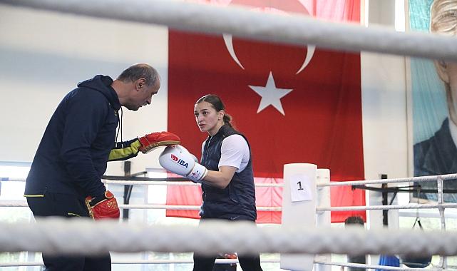 Olimpiyat kotası için yumruk sallayacak: