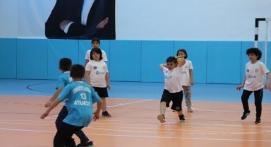 Ayancık'ta Geleneksel Çocuk Oyunları Şenliği düzenlendi