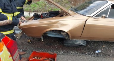 Bariyere çarpan otomobilin sürücüsü yaralandı
