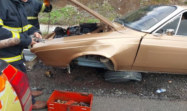 Bariyere çarpan otomobilin sürücüsü yaralandı