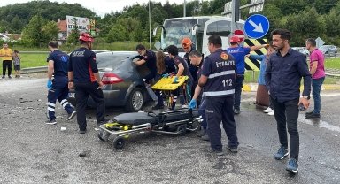 Bolu'da çarpışan iki otomobildeki 9 kişi yaralandı