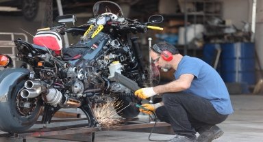 Düzceli motor ustası 1453 atık parçadan hayalindeki motosikletin maketini yaptı