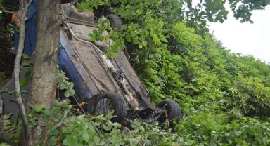 Giresun'da otomobilin şarampole devrildiği kazada 2 kişi öldü