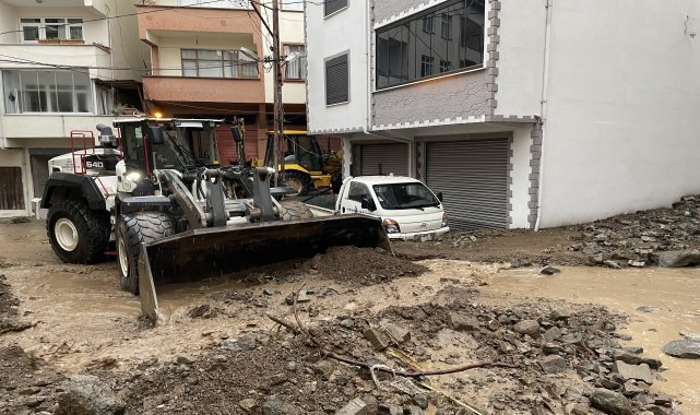 Giresun'da sağanak su baskınlarına neden oldu