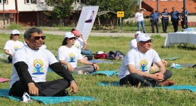 Hindistan'ın Ankara Büyükelçisi Paul, Dünya Yoga Günü'nde Hattuşa'da yoga yaptı