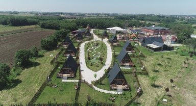 Kadın girişimci devlet desteğiyle kurduğu tatil köyünde 50 kişi istihdam ediyor