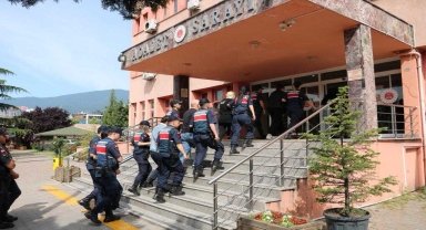 Karabük merkezli FETÖ operasyonunda yakalanan 13 şüpheliden 3'ü tutuklandı