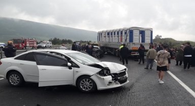 Karabük'te zincirleme trafik kazasında 4'ü çocuk 10 kişi yaralandı