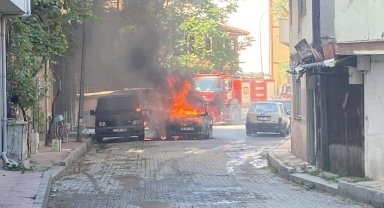 Kastamonu'da çıkan yangında 2 otomobil ile 2 minibüs zarar gördü