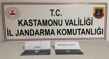 Kastamonu'da yol kontrolünde üzerinde uyuşturucu bulunan kişi tutuklandı 