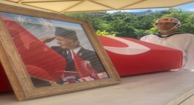 Kıbrıs gazisi memleketi Zonguldak'ta son yolculuğuna uğurlandı