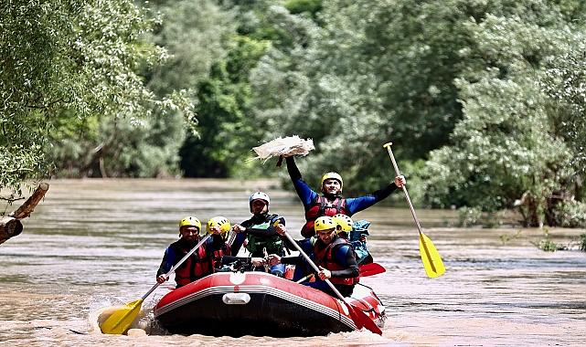 Milli sporcular, rafting yapıp çöp topladı