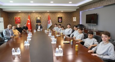 Şampiyon voleybol takımından Trabzonspor Kulübü'ne ziyaret