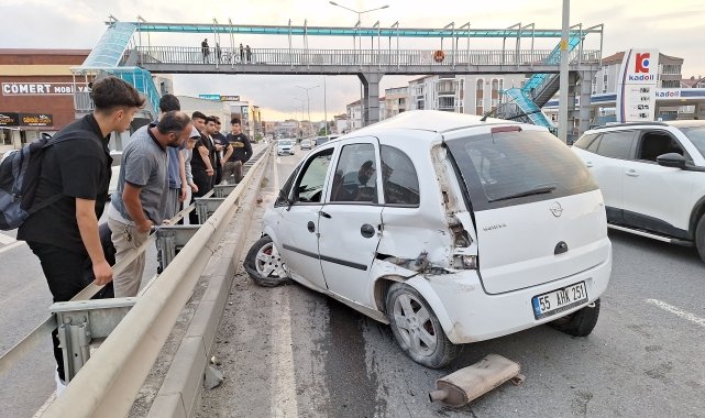 Samsun'da aydınlatma direğine çarpan otomobildeki 2 kişi yaralandı