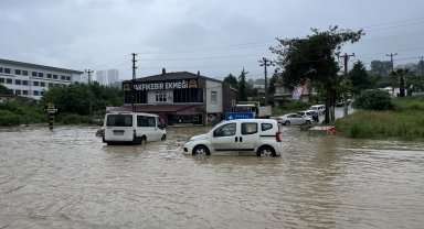 Samsun'da şiddetli yağış sel ve taşkınlara neden oldu