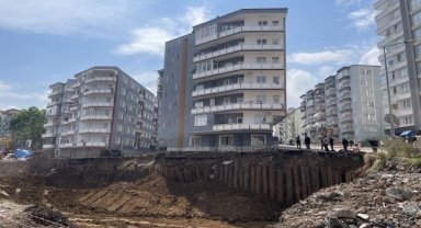 Samsun'da temel kazısında toprak kayması nedeniyle 6 katlı apartman boşaltıldı