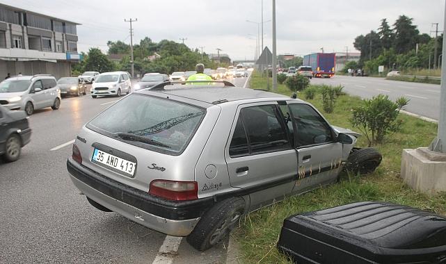 Samsun'da aydınlatma direğine çarpan otomobildeki 2 kişi yaralandı