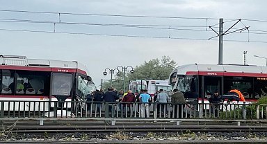 Samsun'da tramvayların çarpışması sonucu çok sayıda kişi yaralandı