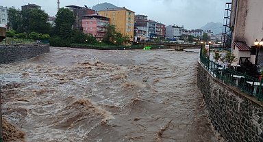 Samsun'un Salıpazarı ilçesinde şiddetli yağış etkili oldu