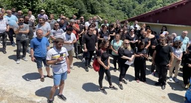 Sanatçı Kazım Koyuncu vefatının 18. yılında Artvin'deki mezarı başında anıldı