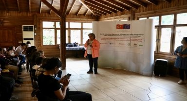Sera Gölü'nde öğrencilere yok olma tehlikesi altındaki bitki ve hayvanlar tanıtıldı